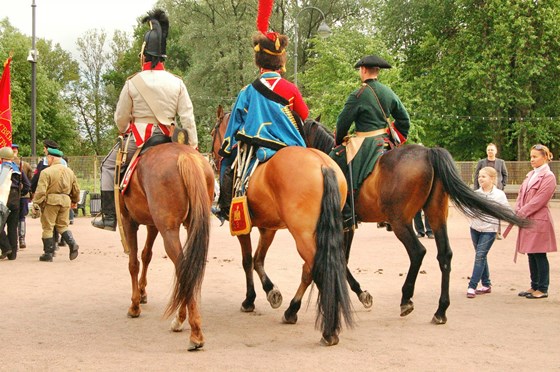 Люди окружающий нас мир  : 12 июня - День России. 